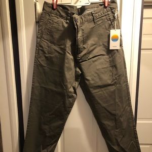 Vuori Men’s Collins Chino Pant Sz 34 Dark Oregano Green